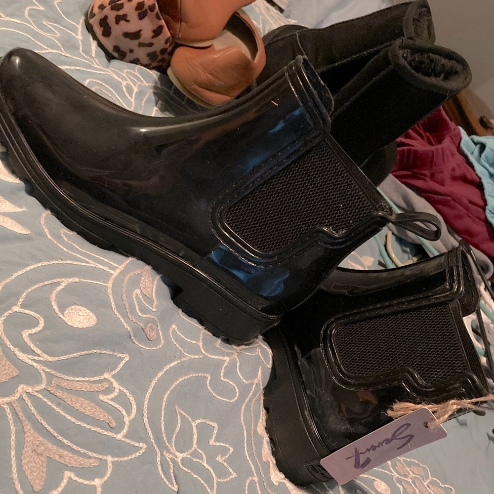 Rain ankle boots